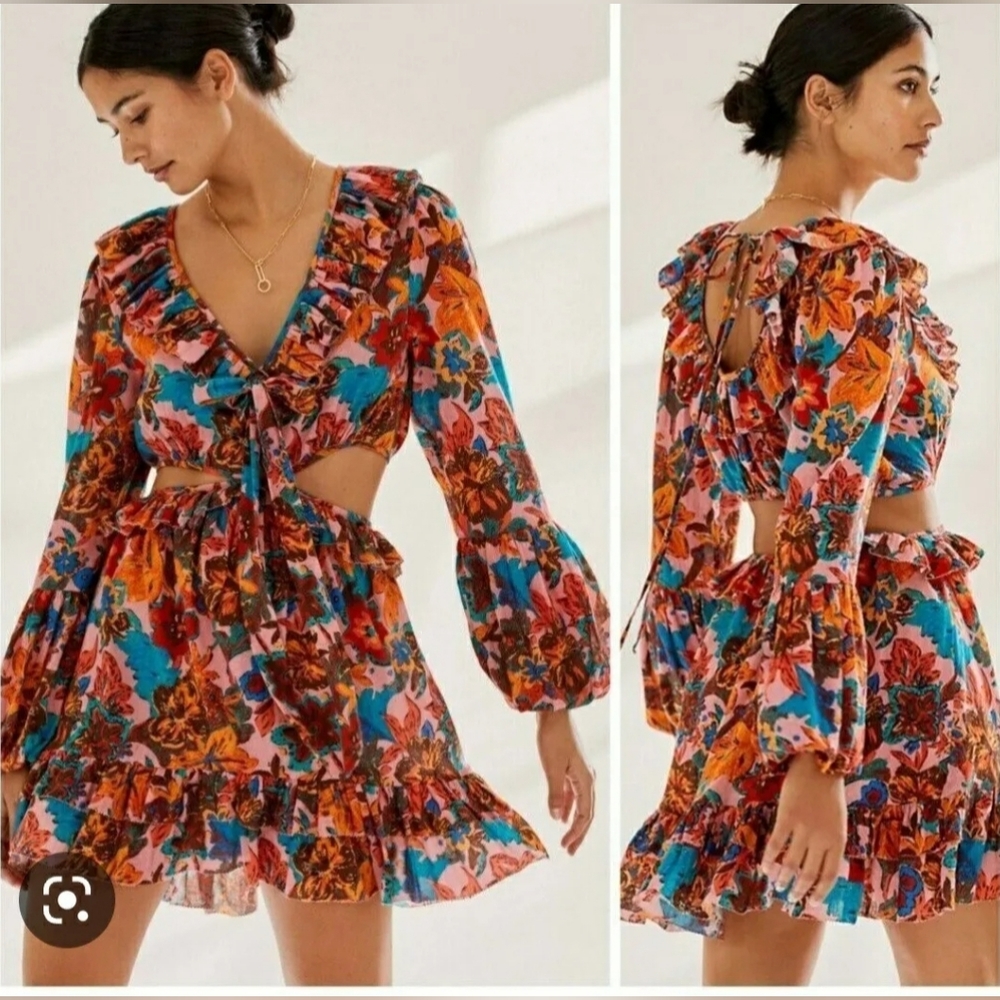 Love the Label Floral  Ruffled Cut-Out Mini Dress  Size Small